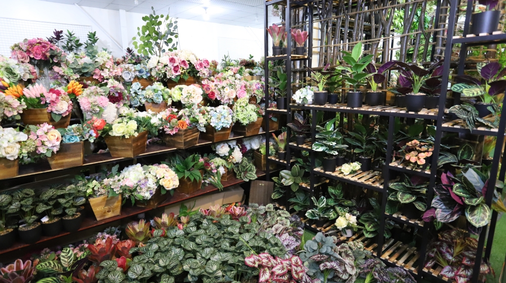 While artificial flowers remain our primary focus, we've also ventured into creating lifelike greenery, wreaths, and specific plants that resonate with both B2B buyers and consumers. Our dedication to quality is evident in every stem, every petal, and every piece we produce.