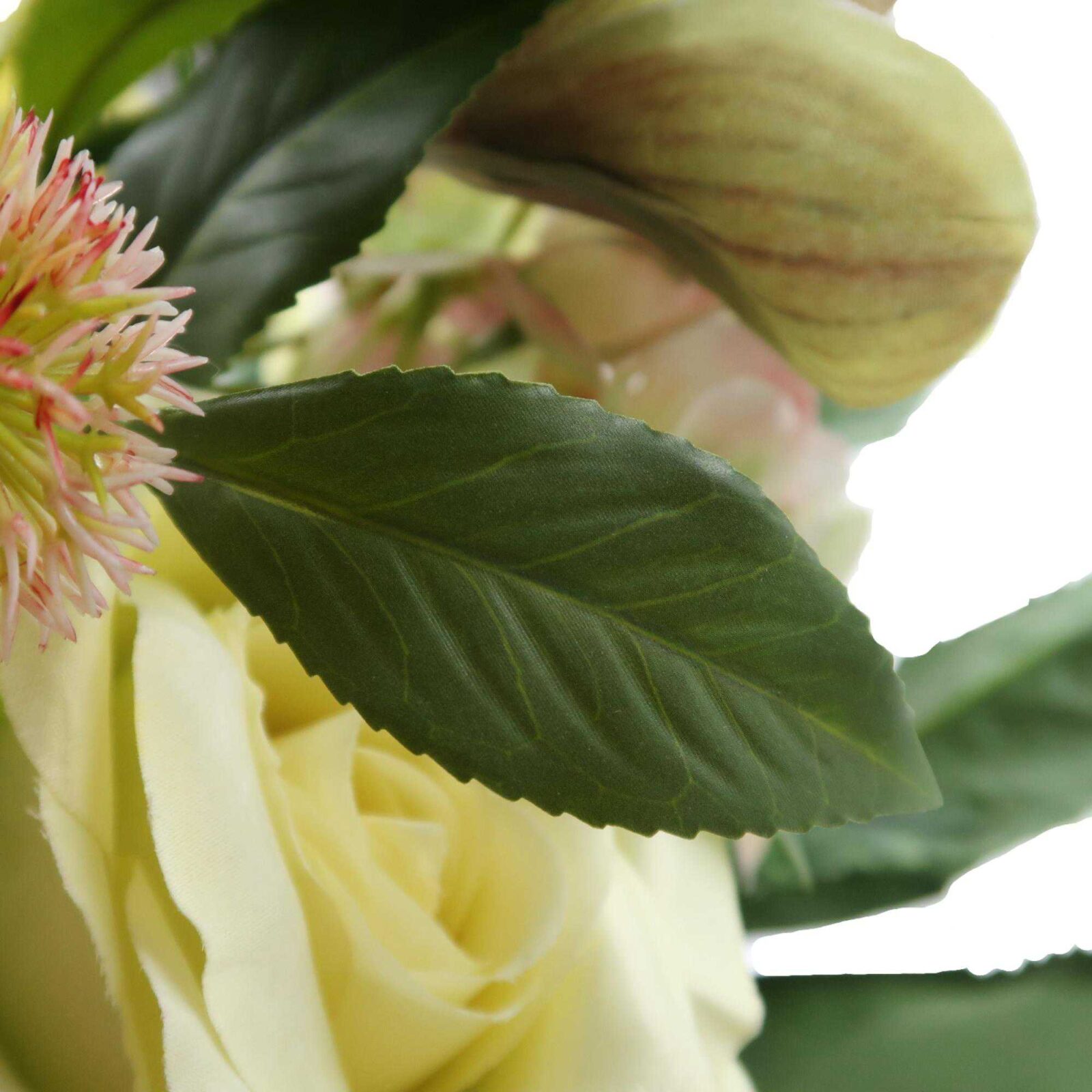 Künstlicher Rosenstrauß aus Seide