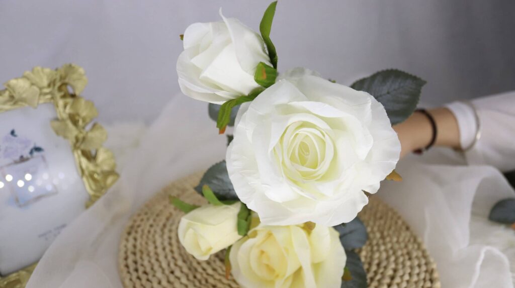 Artificial  rose flowers