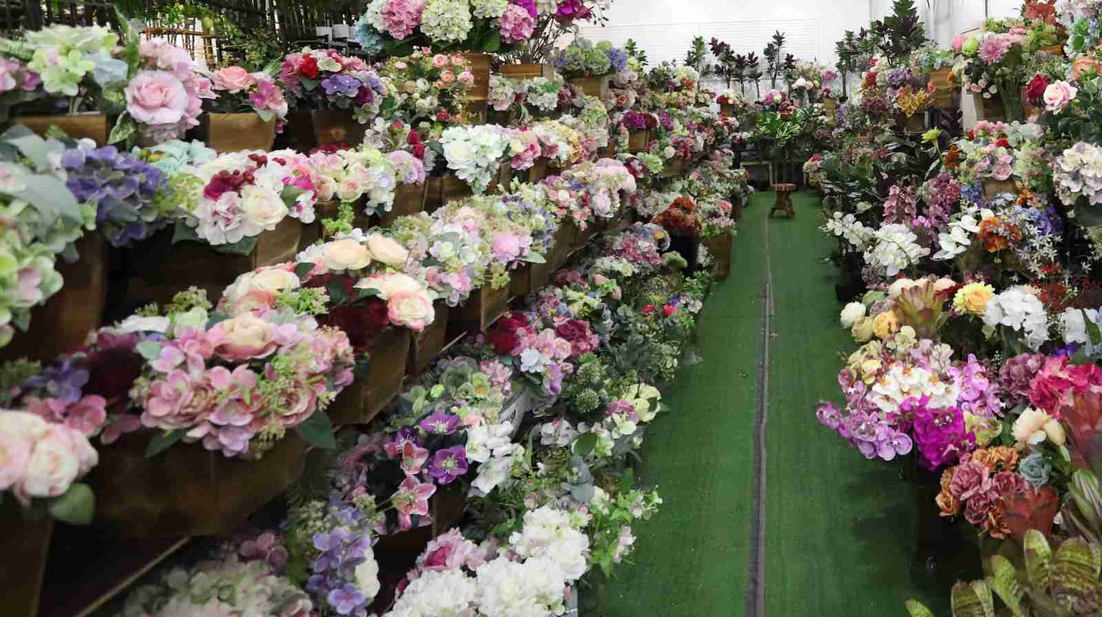 Artificial flower showingroom