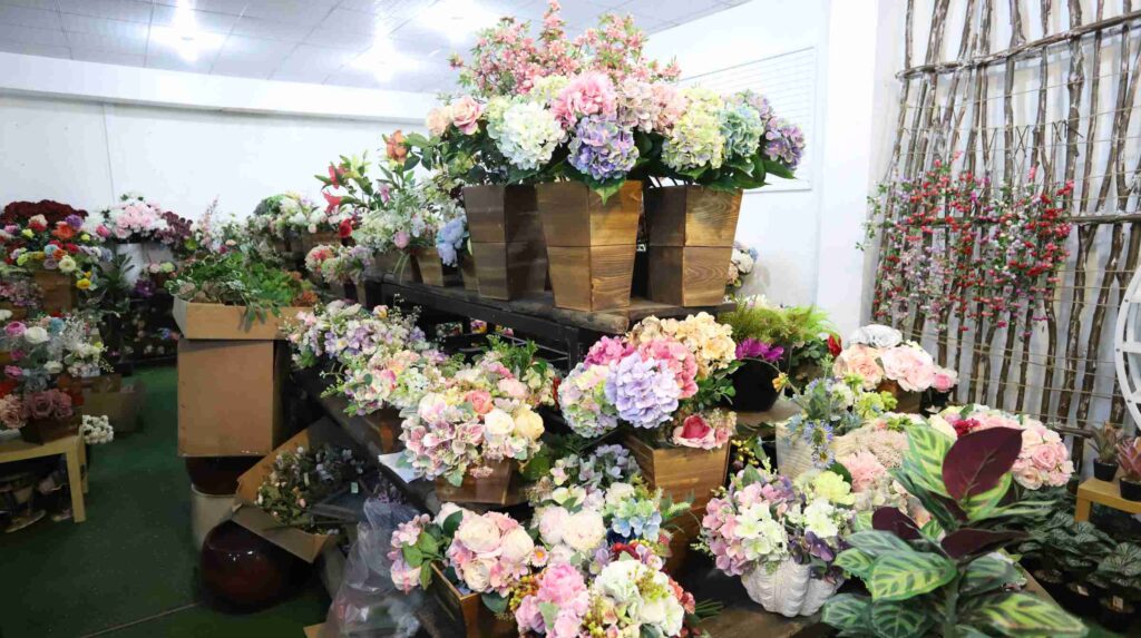 Whether you're looking to buy in bulk or select individual pieces, our website is the go-to place for all your artificial flower needs.
