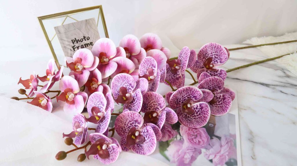 Looking ahead, the future of China's artificial flower industry appears bright and promising.